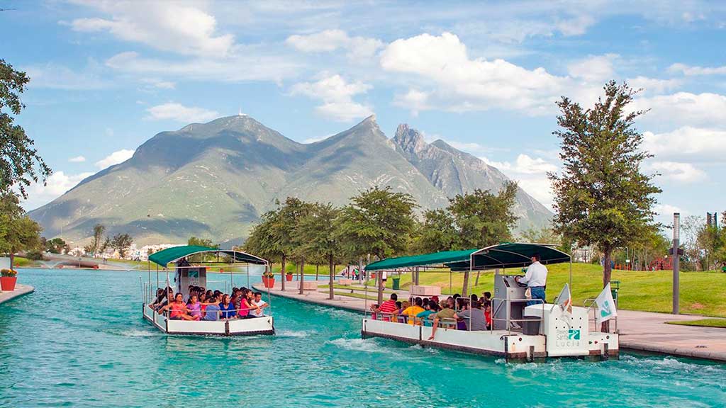 El paseo Santa Lucía en Monterrey